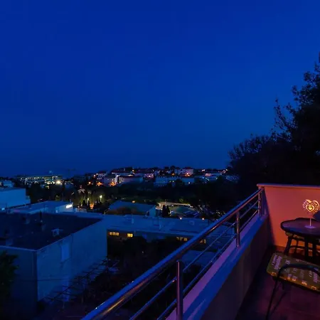 Nikolina - Double With Balcony And Sea View Apartment
