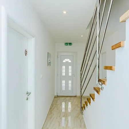 Nikolina - Double With Balcony And Sea View شقة *